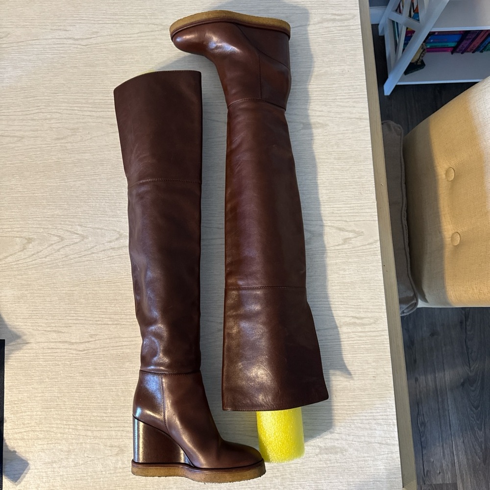 Celine - Picture 4 of 9